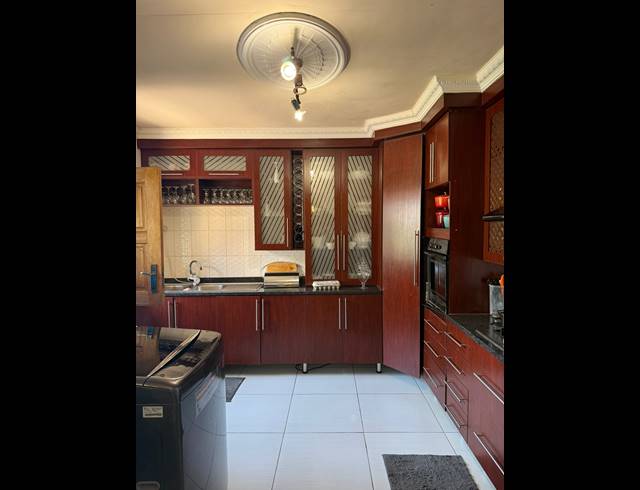 3 BEDROOM GATED ESTATE FOR SALE IN MELODIE